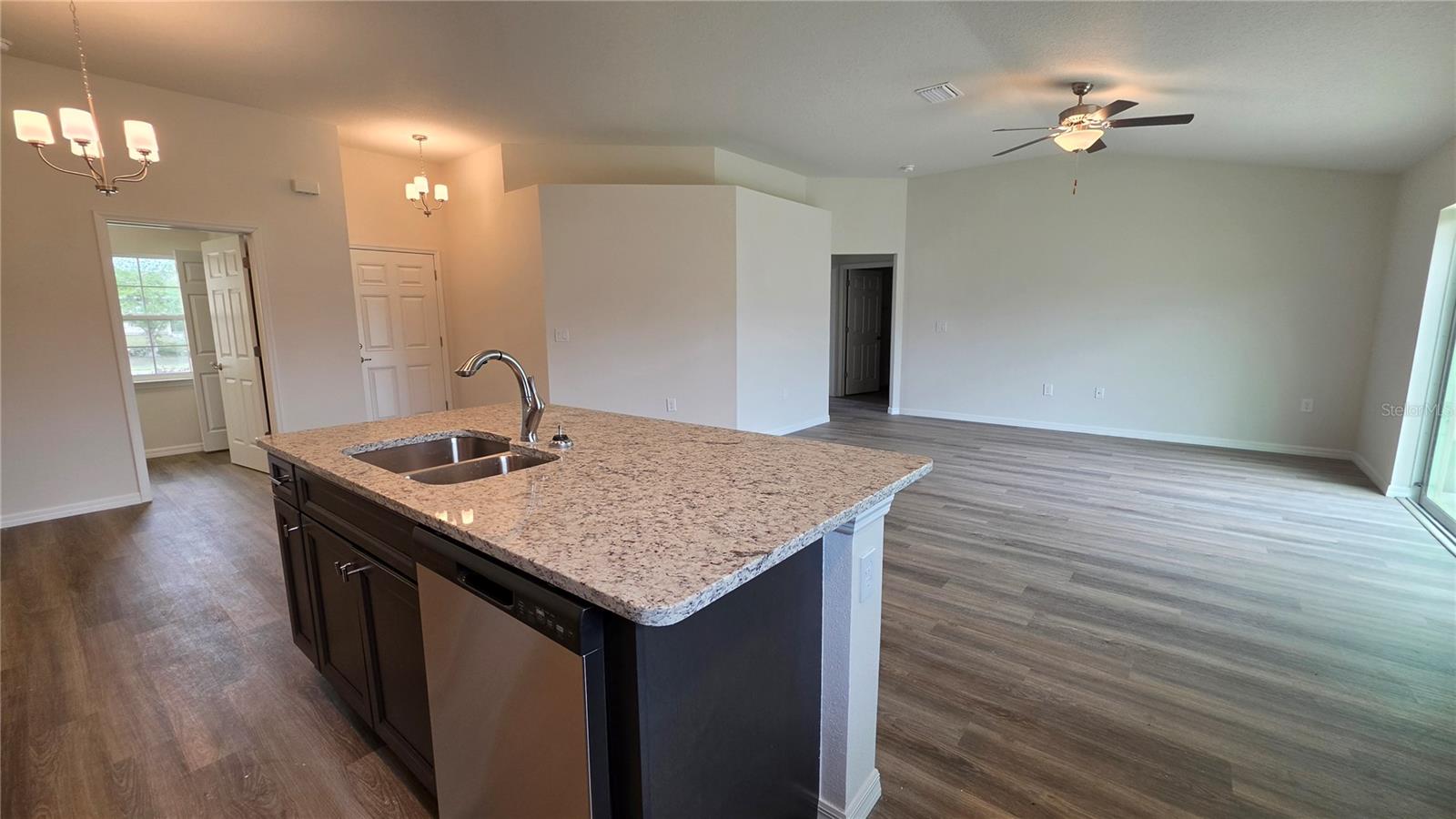 668 W WALKERTOWN DR, CITRUS SPRINGS, FL — photo 2
