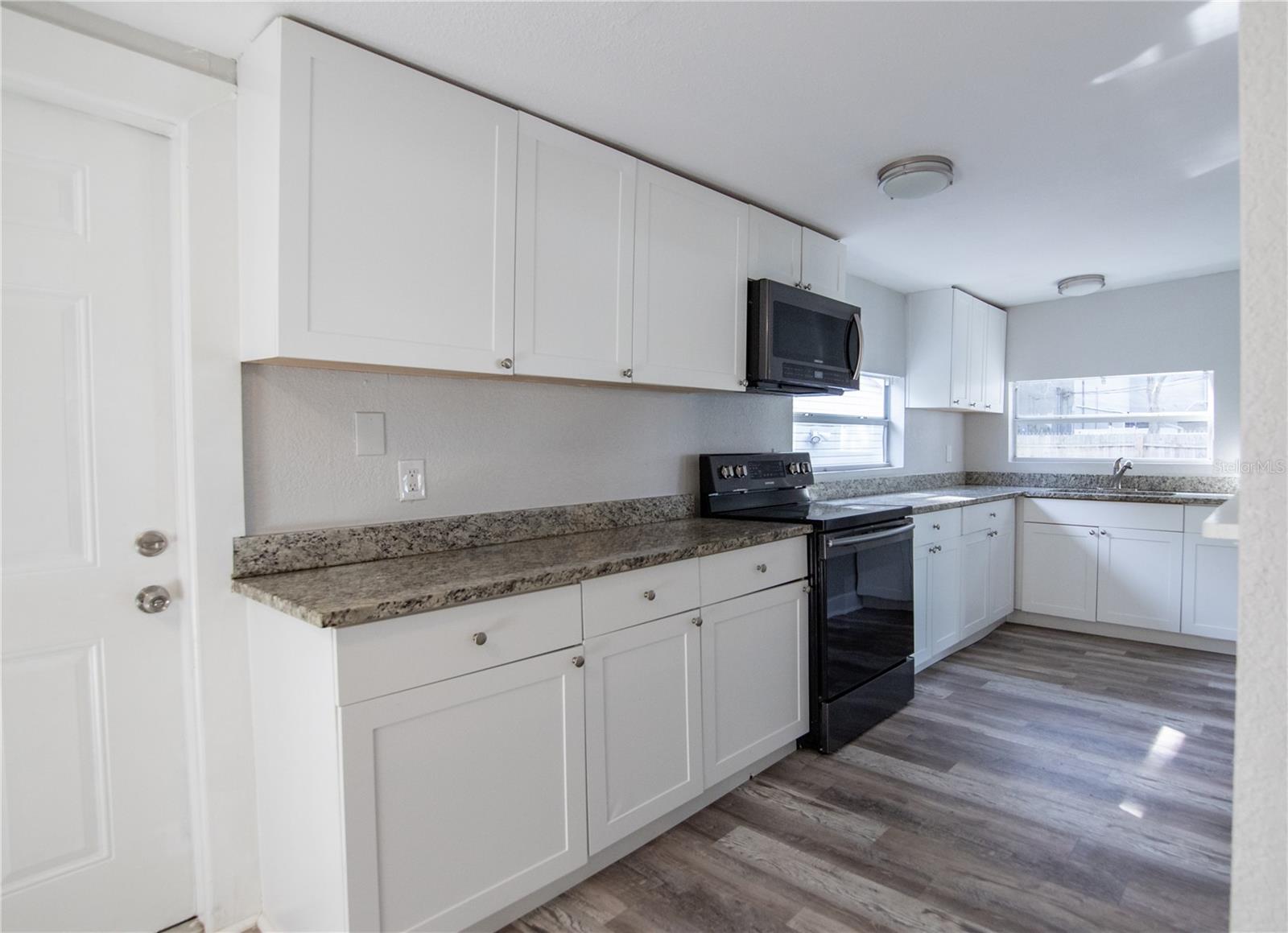 4710 W PRICE AVE, TAMPA, FL — photo 10