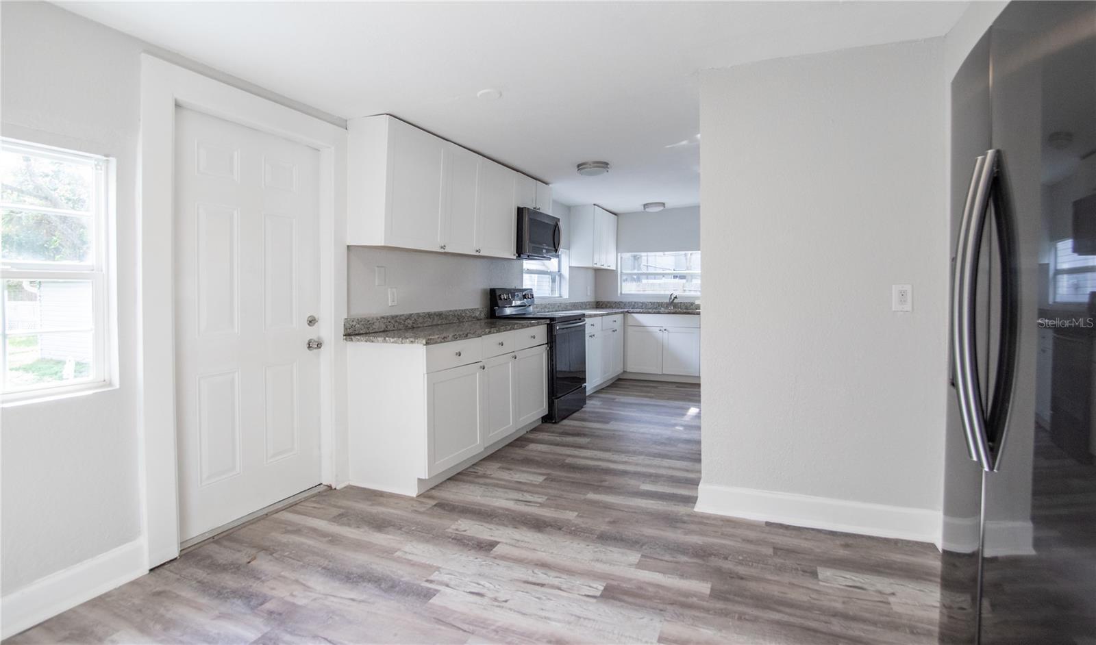 4710 W PRICE AVE, TAMPA, FL — photo 12