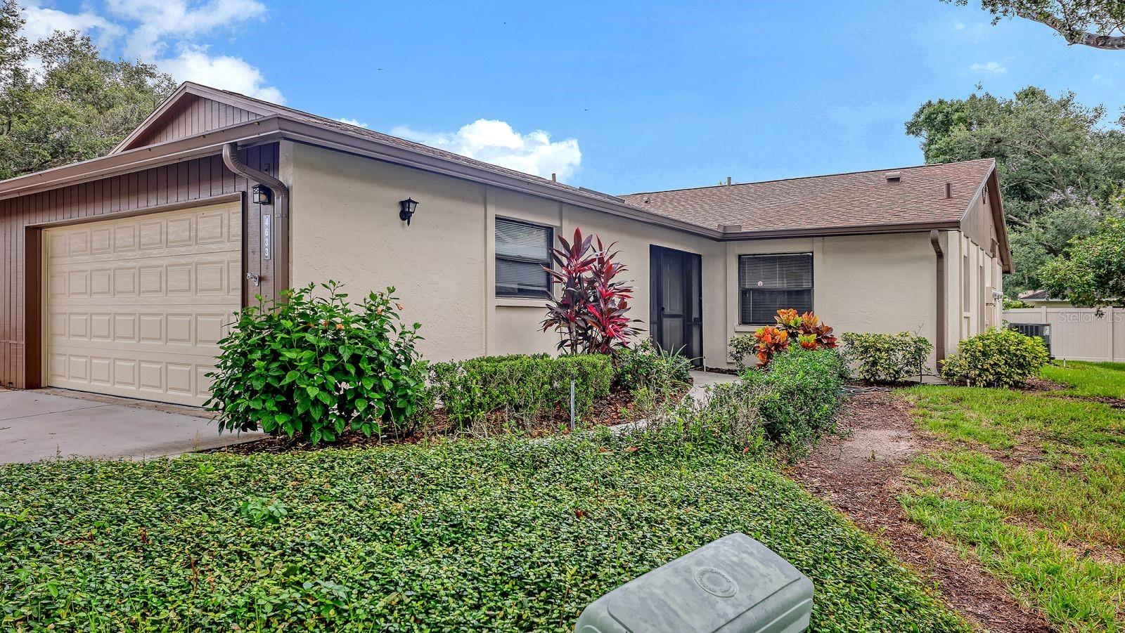 4633 OAK HILL DR #13, SARASOTA, FL
