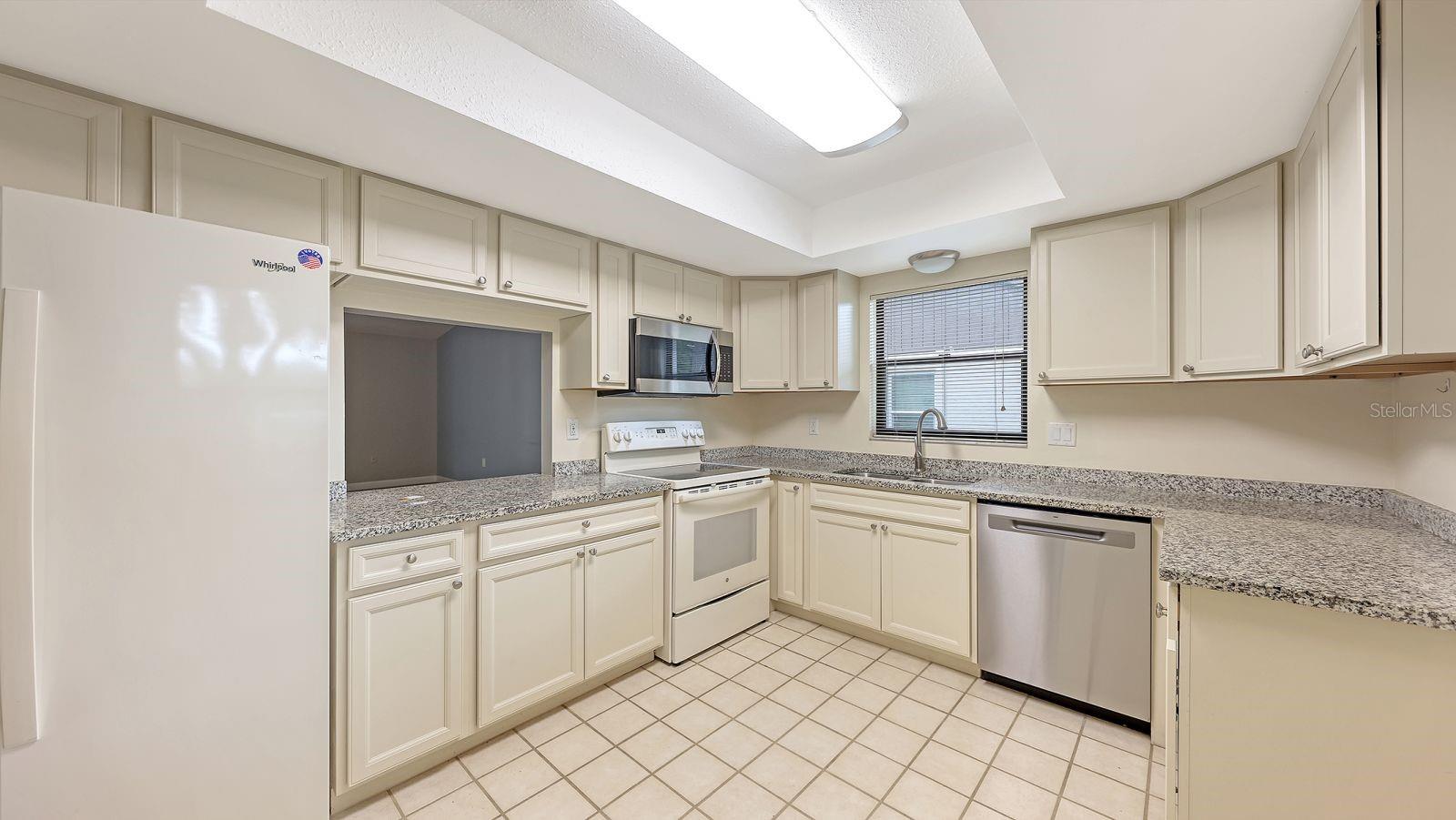 4633 OAK HILL DR #13, SARASOTA, FL — photo 7