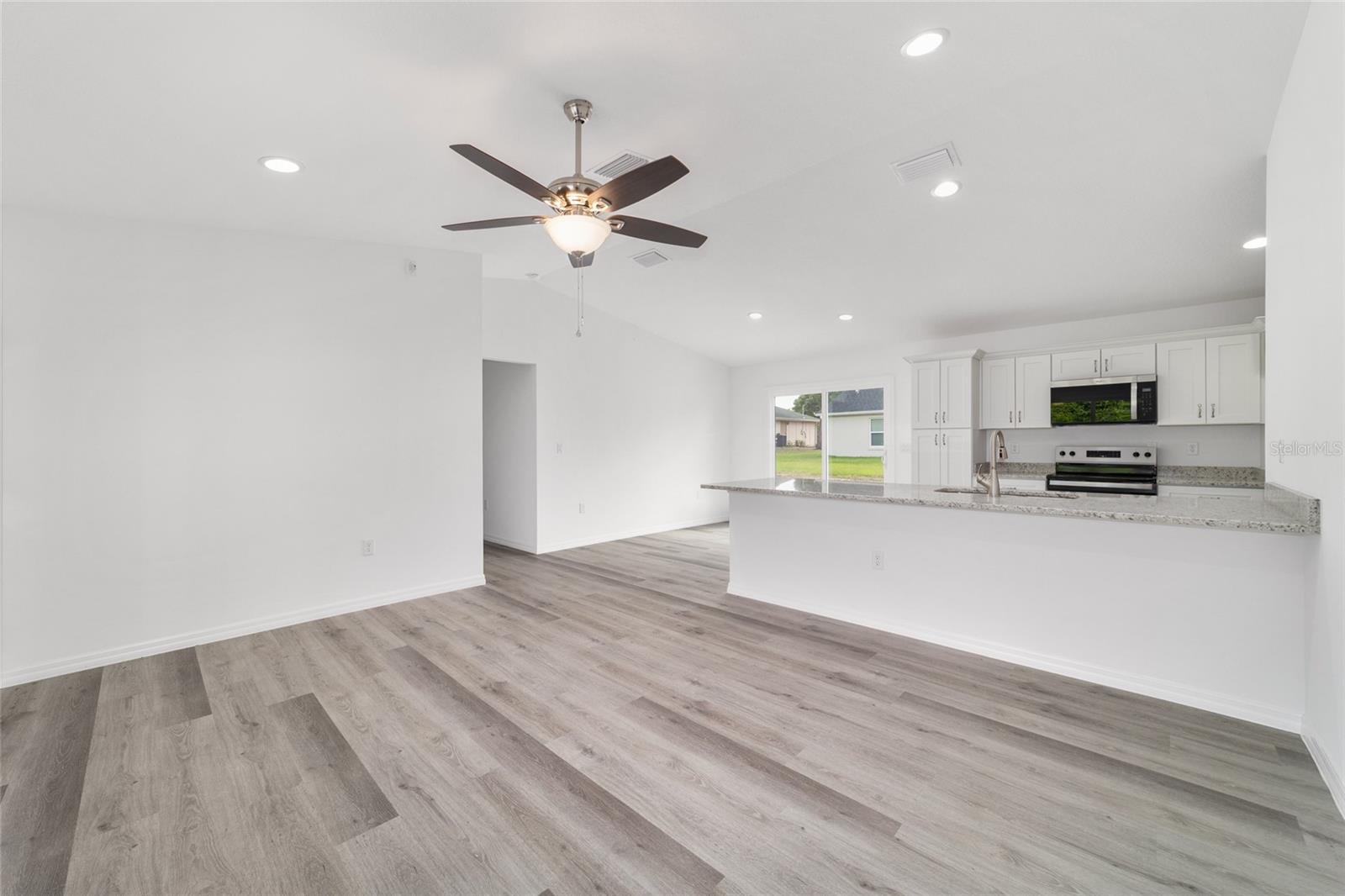 13078 NE 7TH LOOP, SILVER SPRINGS, FL — photo 9