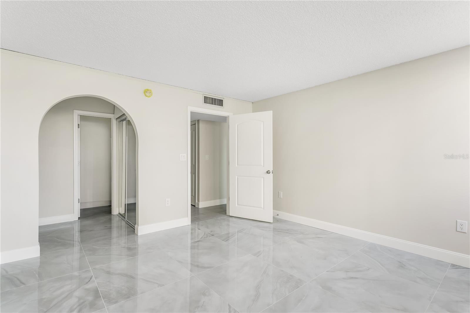 450 TREASURE ISLAND CSWY #104, TREASURE ISLAND, FL — photo 15