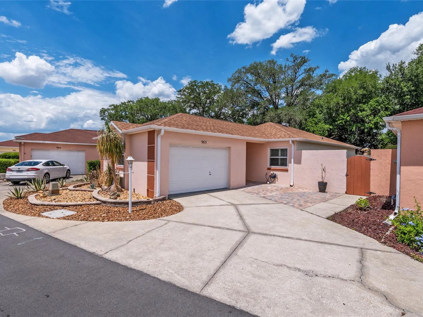963 AVALON AVE, LADY LAKE, FL — photo 3