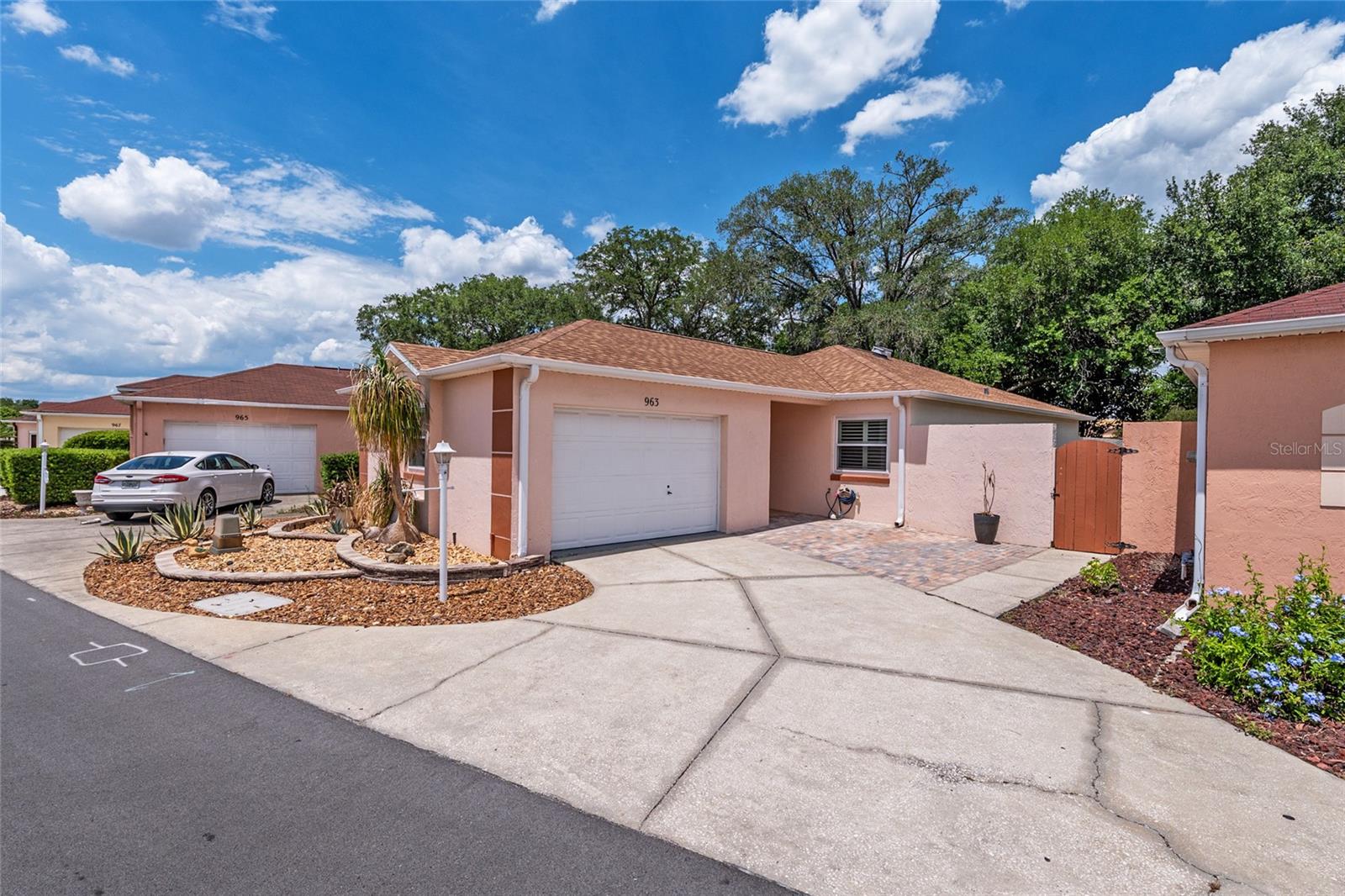 963 AVALON AVE, LADY LAKE, FL — photo 4