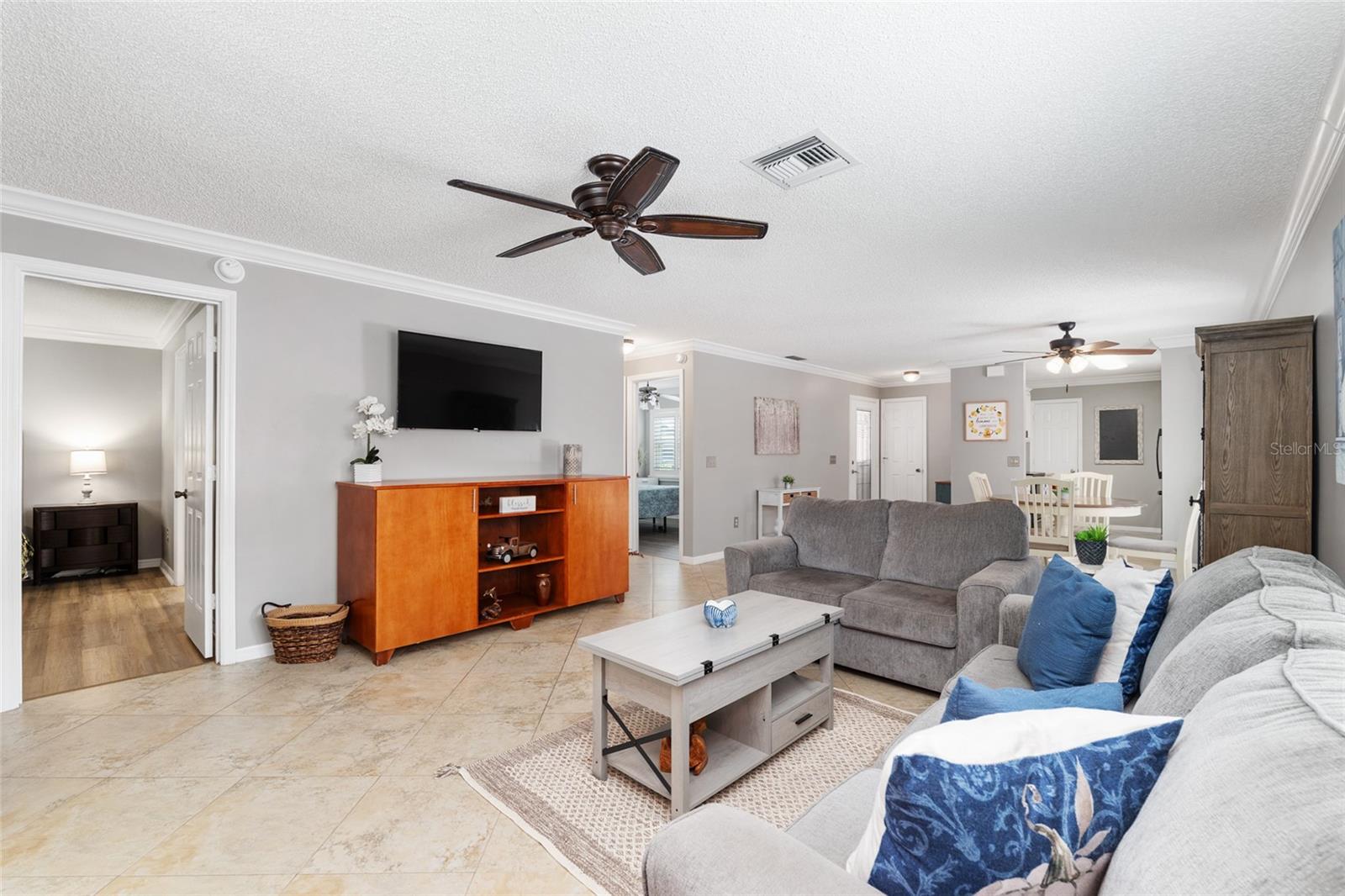 963 AVALON AVE, LADY LAKE, FL — photo 44