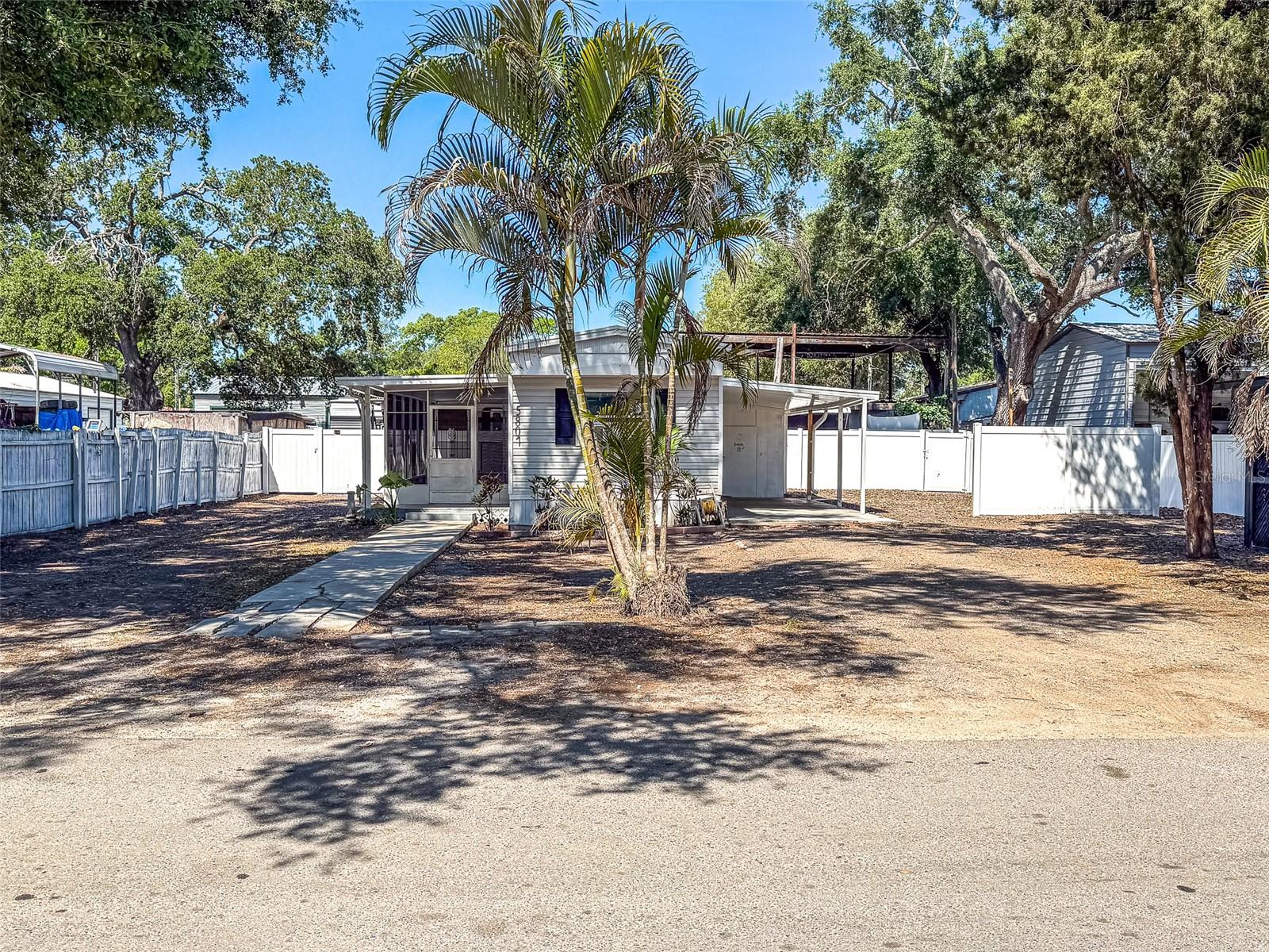 5807 BARRY LN, TAMPA, FL — photo 3