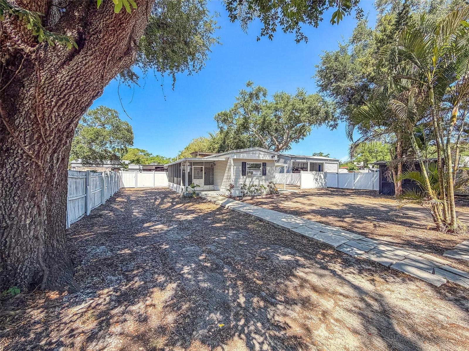 5807 BARRY LN, TAMPA, FL — photo 4