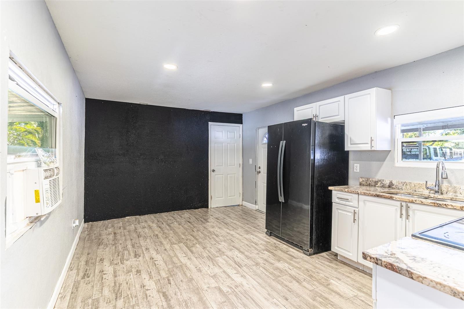 5807 BARRY LN, TAMPA, FL — photo 5