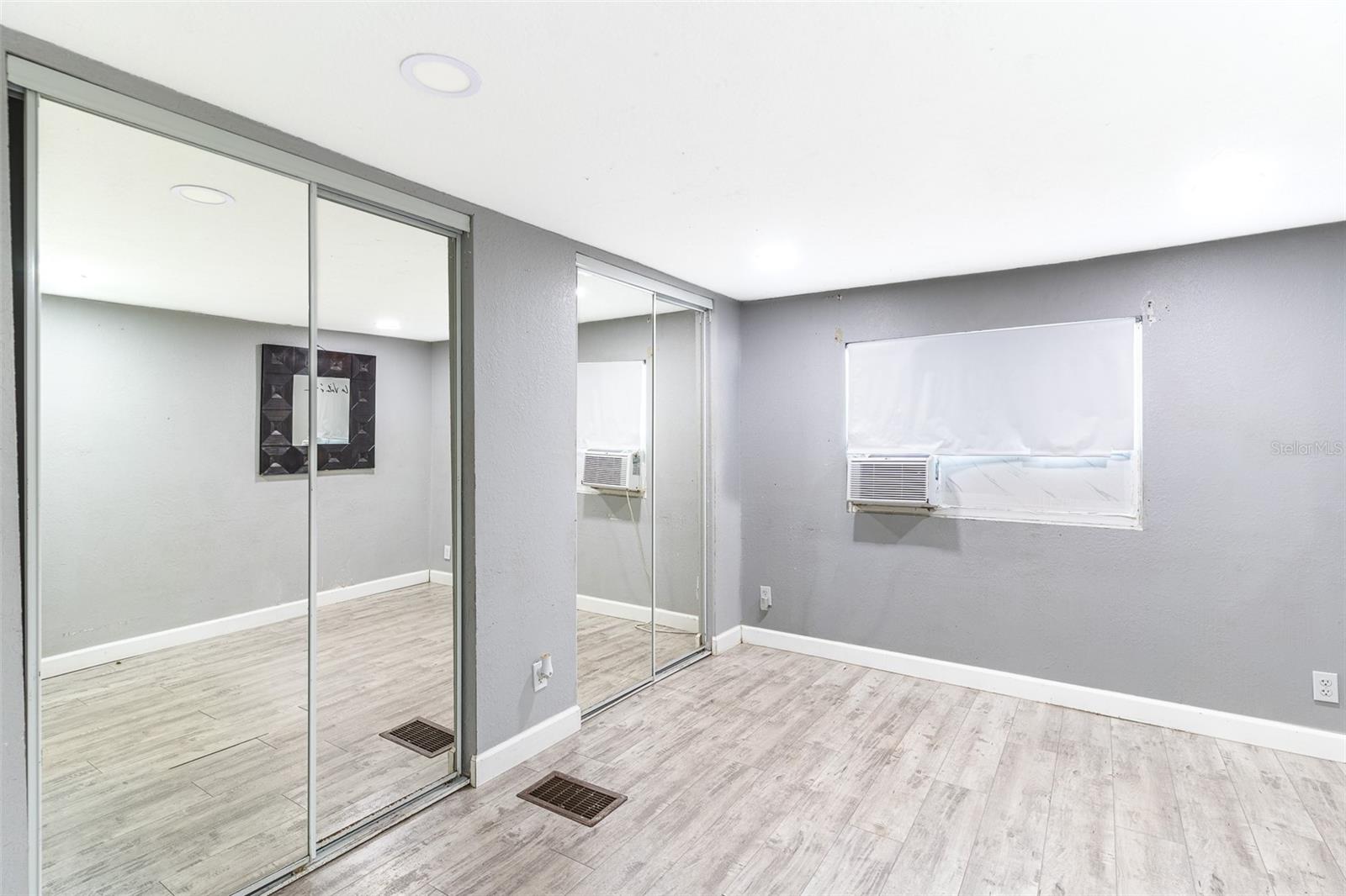 5807 BARRY LN, TAMPA, FL — photo 9