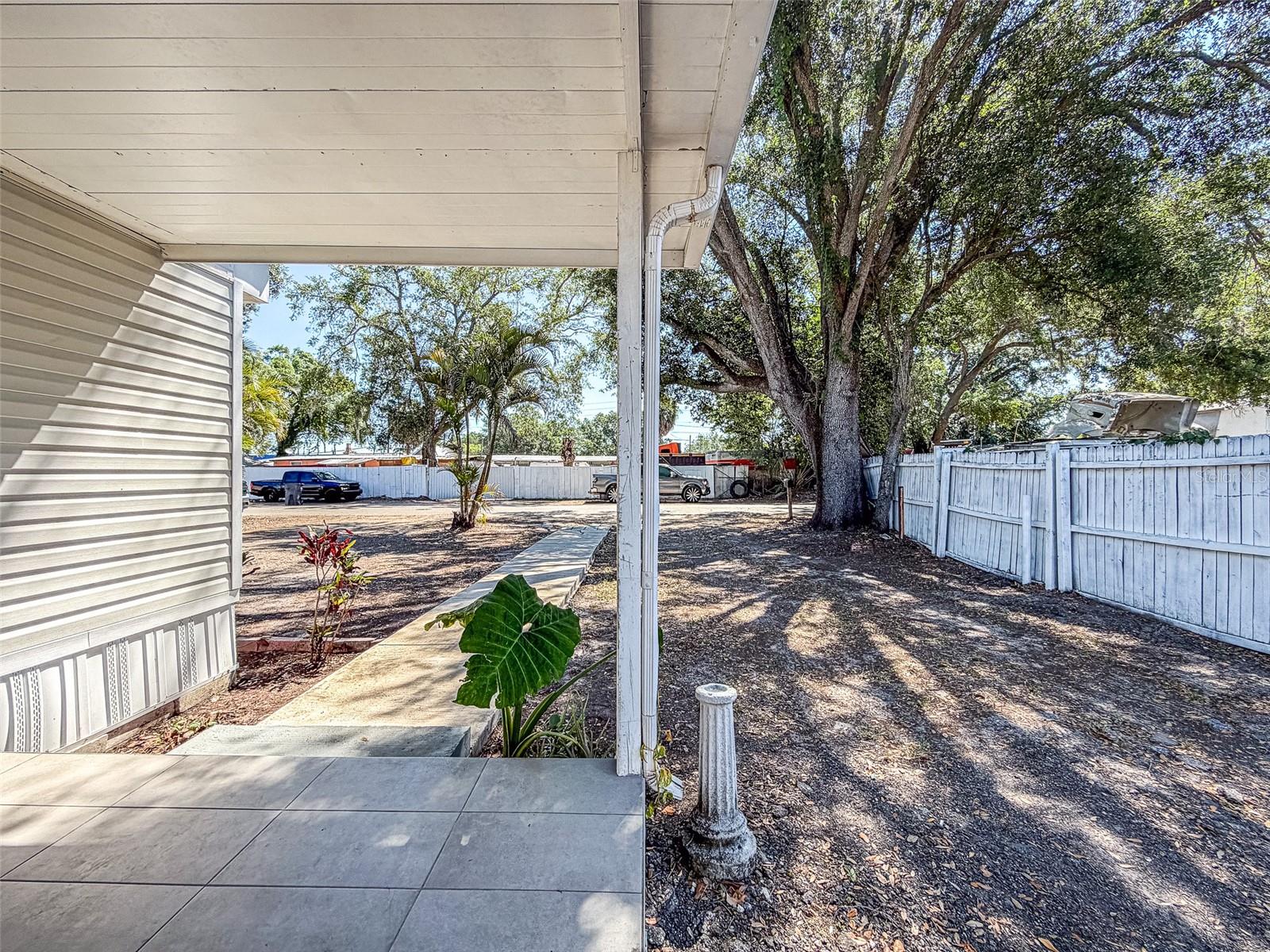 5807 BARRY LN, TAMPA, FL — photo 24