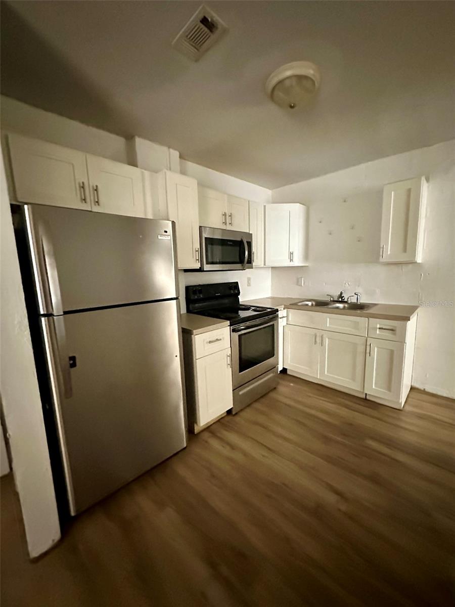 649 NE WALDO RD, GAINESVILLE, FL — photo 8