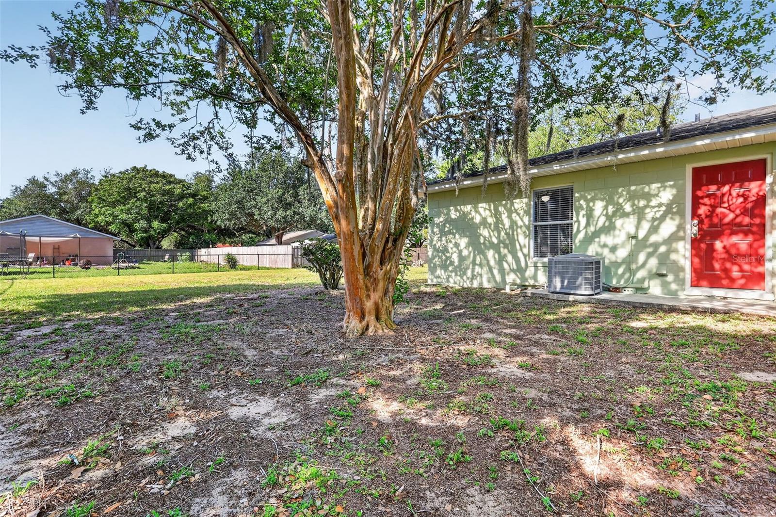 610 PALMETTO DR, MASCOTTE, FL — photo 10