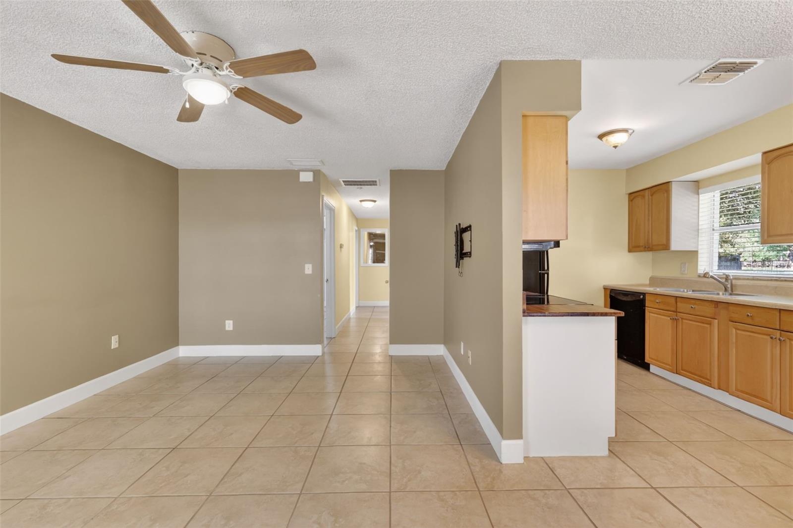 610 PALMETTO DR, MASCOTTE, FL — photo 16