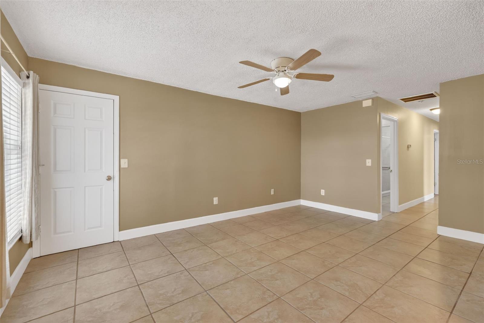 610 PALMETTO DR, MASCOTTE, FL — photo 19