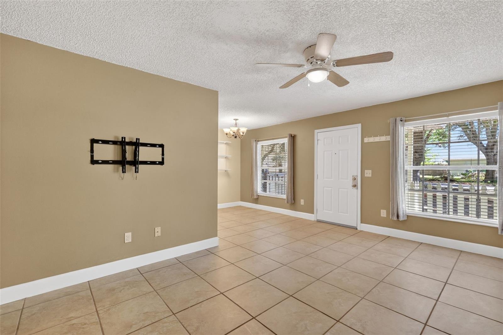 610 PALMETTO DR, MASCOTTE, FL — photo 22