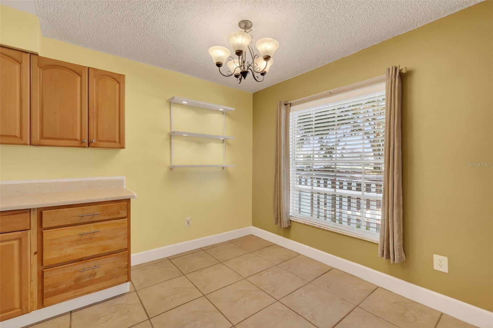 610 PALMETTO DR, MASCOTTE, FL — photo 27