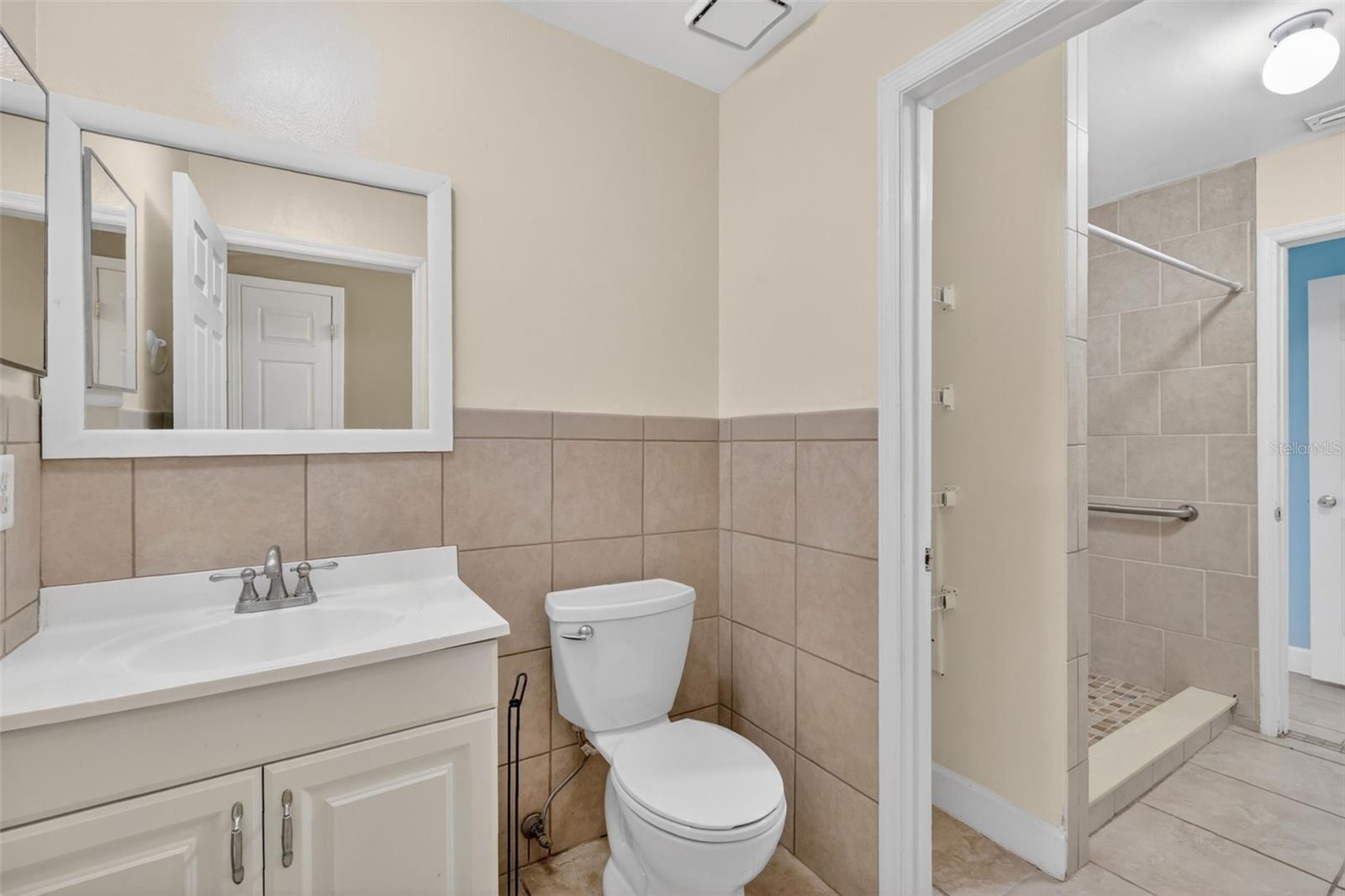 610 PALMETTO DR, MASCOTTE, FL — photo 44