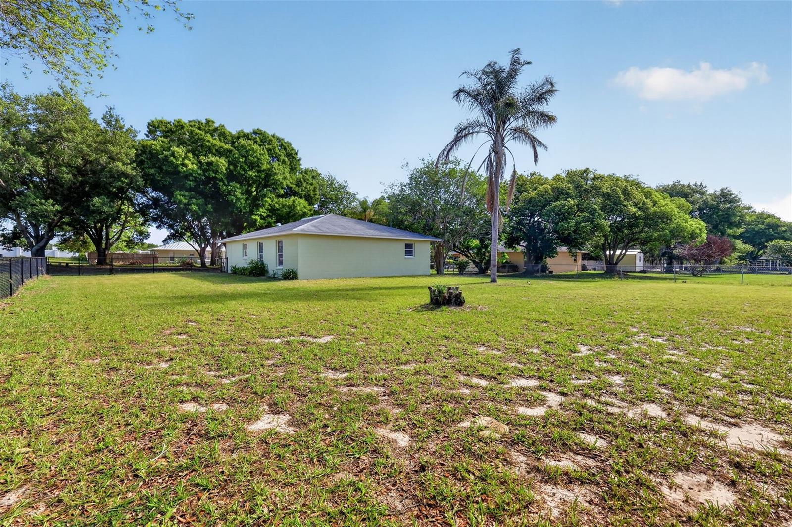610 PALMETTO DR, MASCOTTE, FL — photo 55