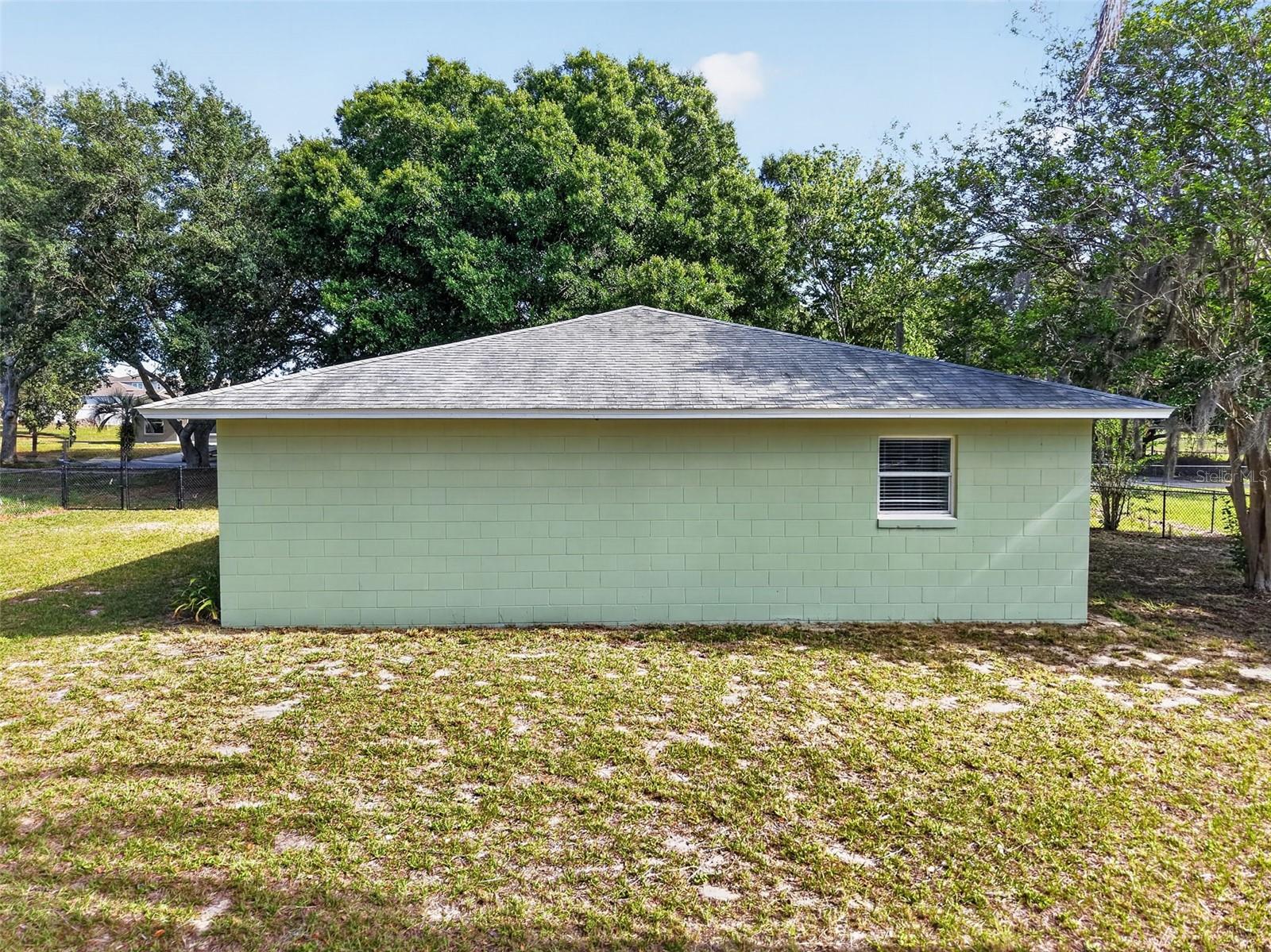 610 PALMETTO DR, MASCOTTE, FL — photo 58