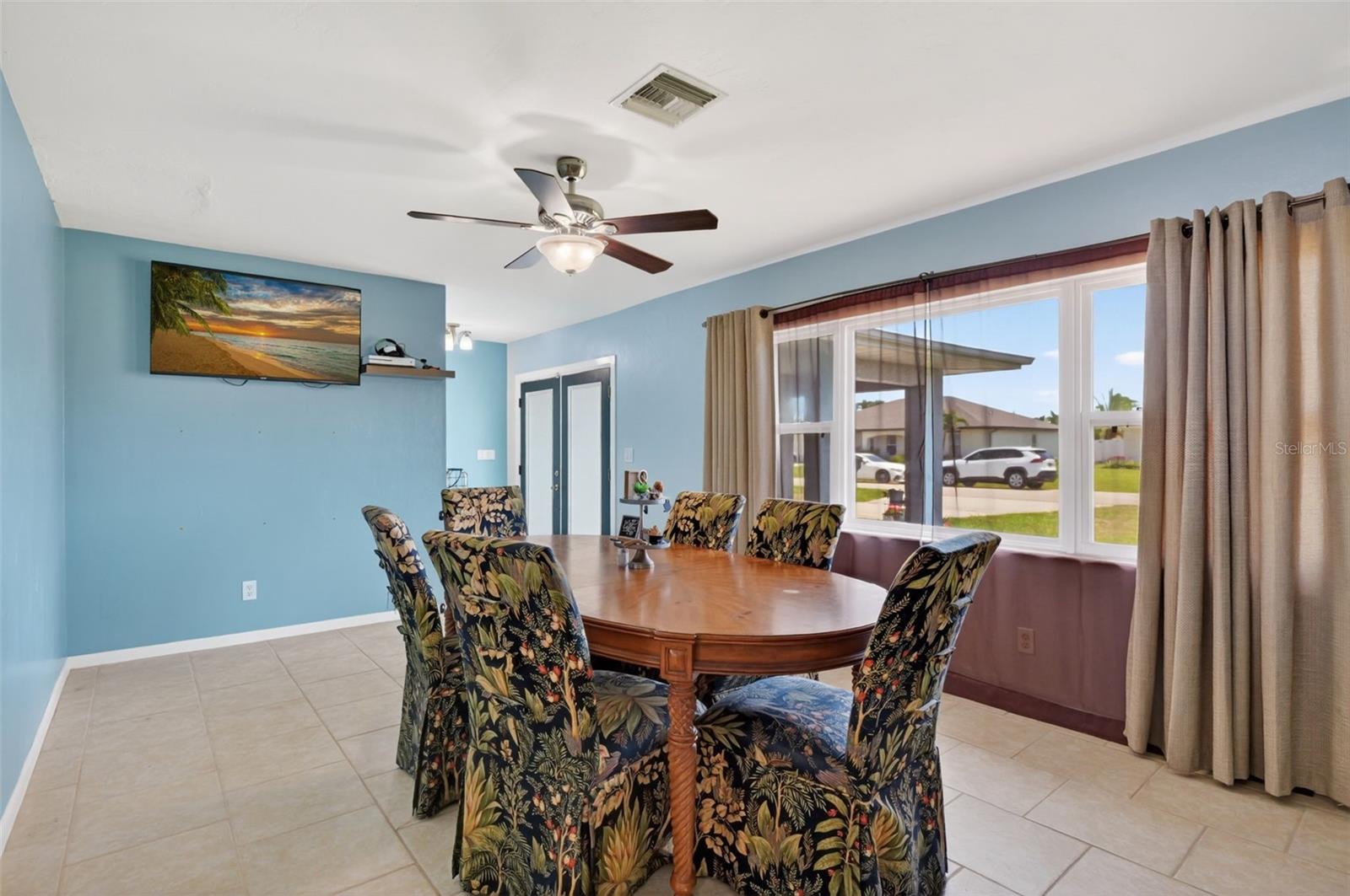1305 SE 37TH TER, CAPE CORAL, FL — photo 4
