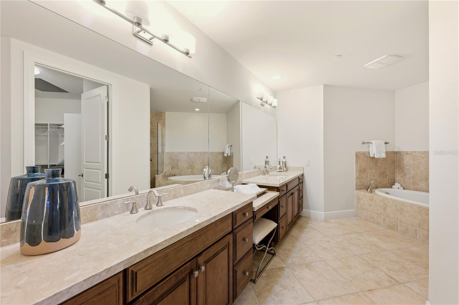 2555 MARQUESA ROYALE LN #PH 302, NAPLES, FL — photo 30