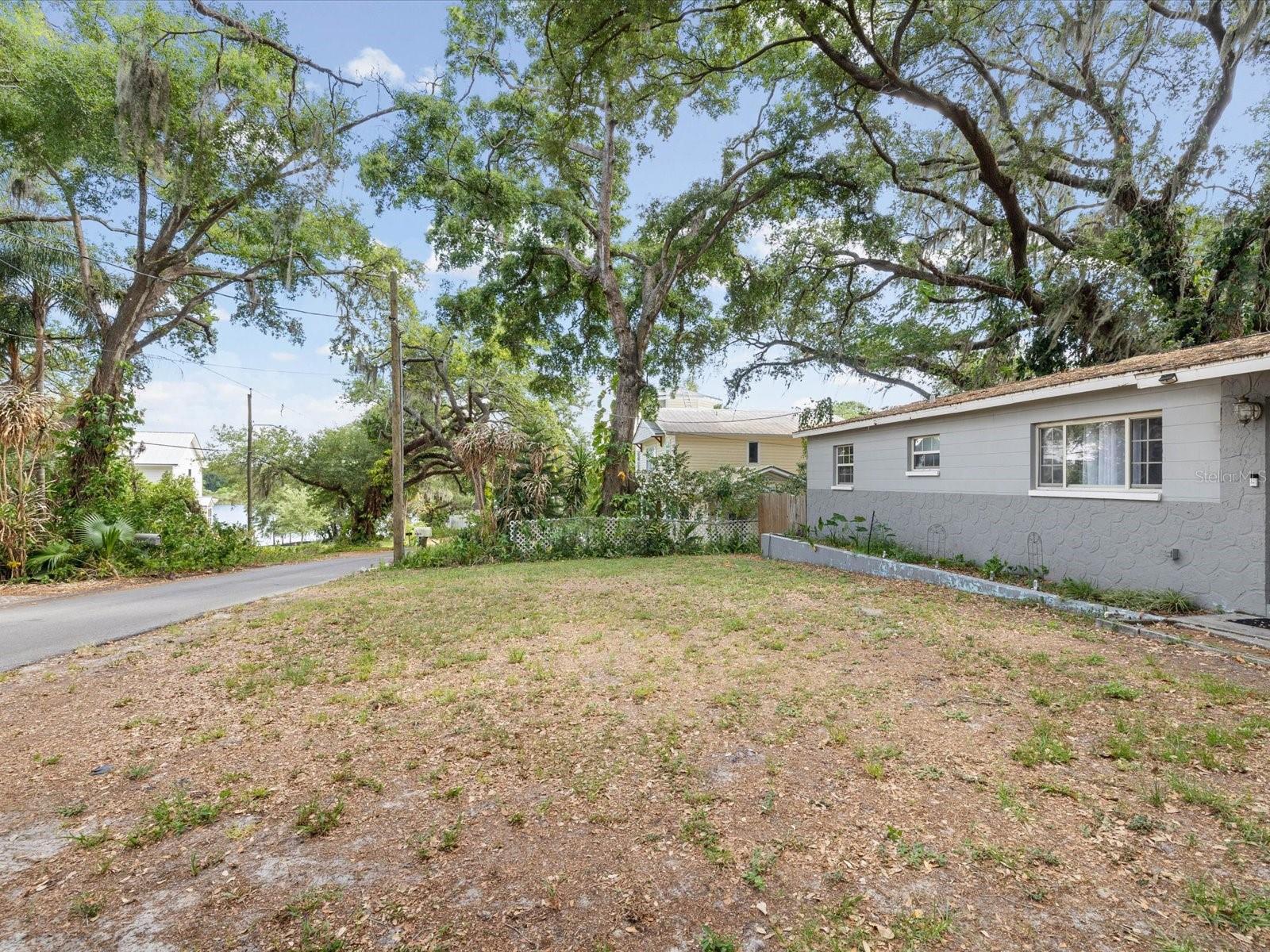 8512 N 29TH STREET, TAMPA, FL — photo 34