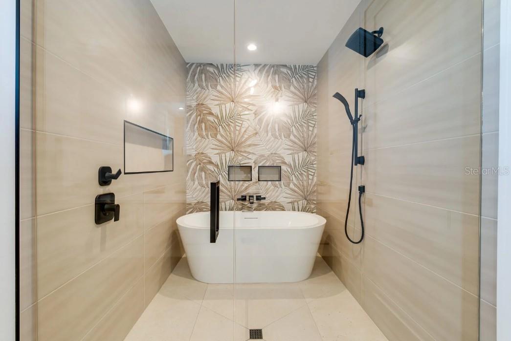 9407 GULF DR, ANNA MARIA, FL — photo 14