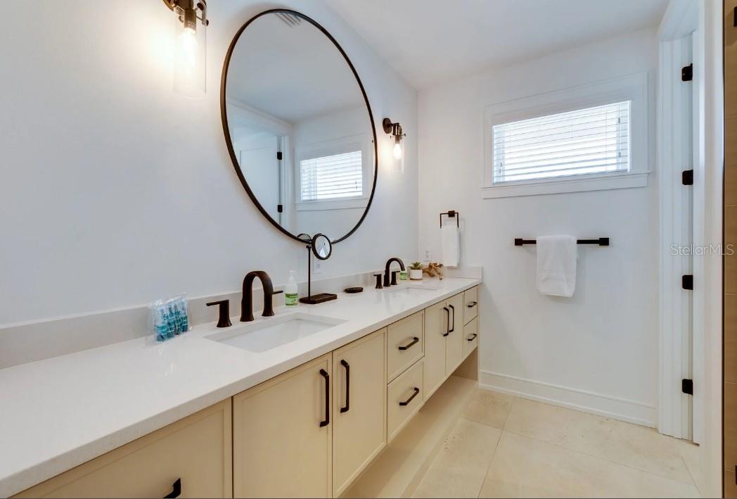 9407 GULF DR, ANNA MARIA, FL — photo 15