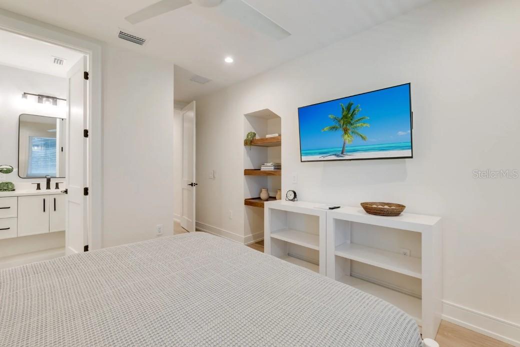 9407 GULF DR, ANNA MARIA, FL — photo 29