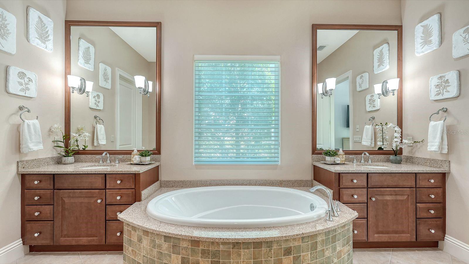 7975 MATERA CT, LAKEWOOD RANCH, FL — photo 31