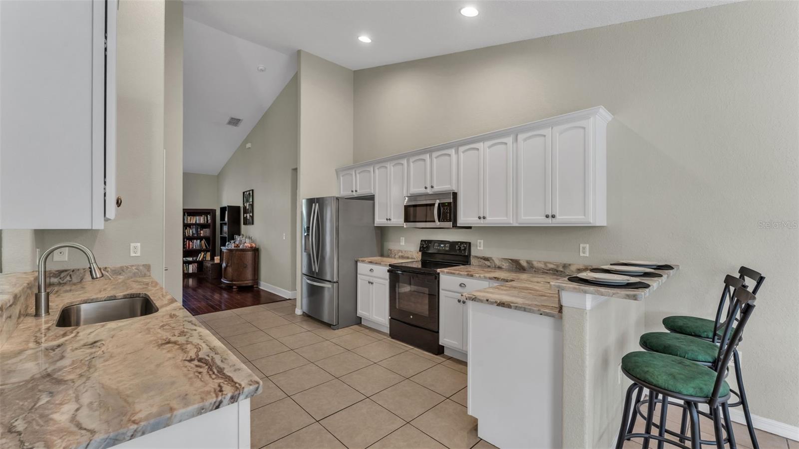 2985 VINTAGE VIEW CIR, LAKELAND, FL — photo 6
