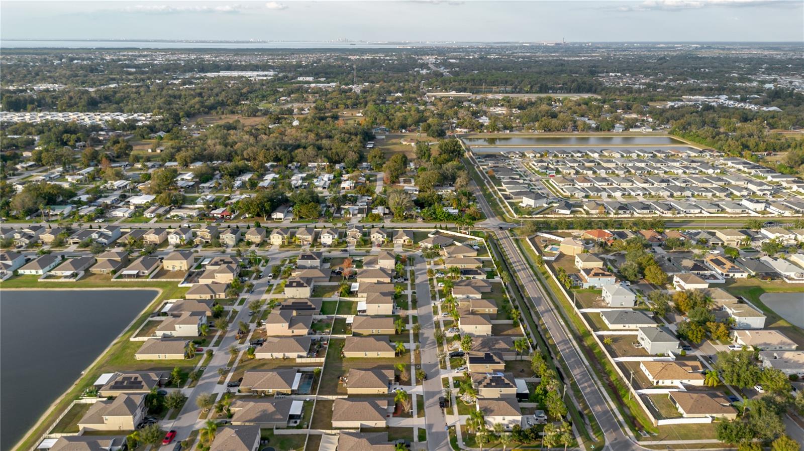 304 CASCADE BEND, RUSKIN, FL — photo 17