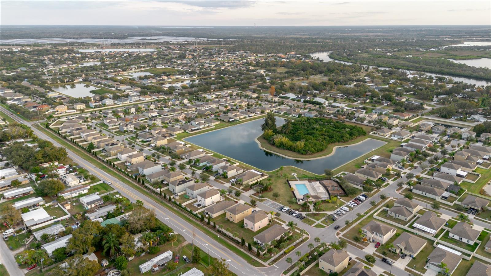 304 CASCADE BEND, RUSKIN, FL — photo 21