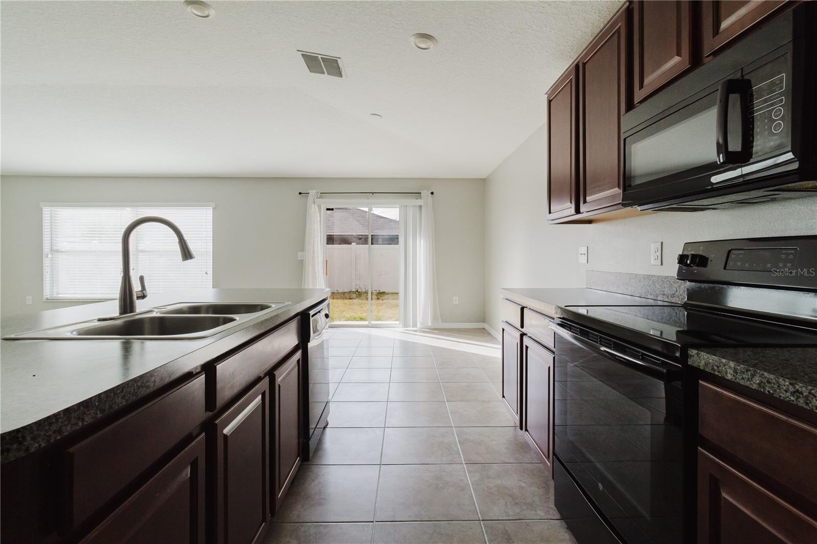 304 CASCADE BEND, RUSKIN, FL — photo 65