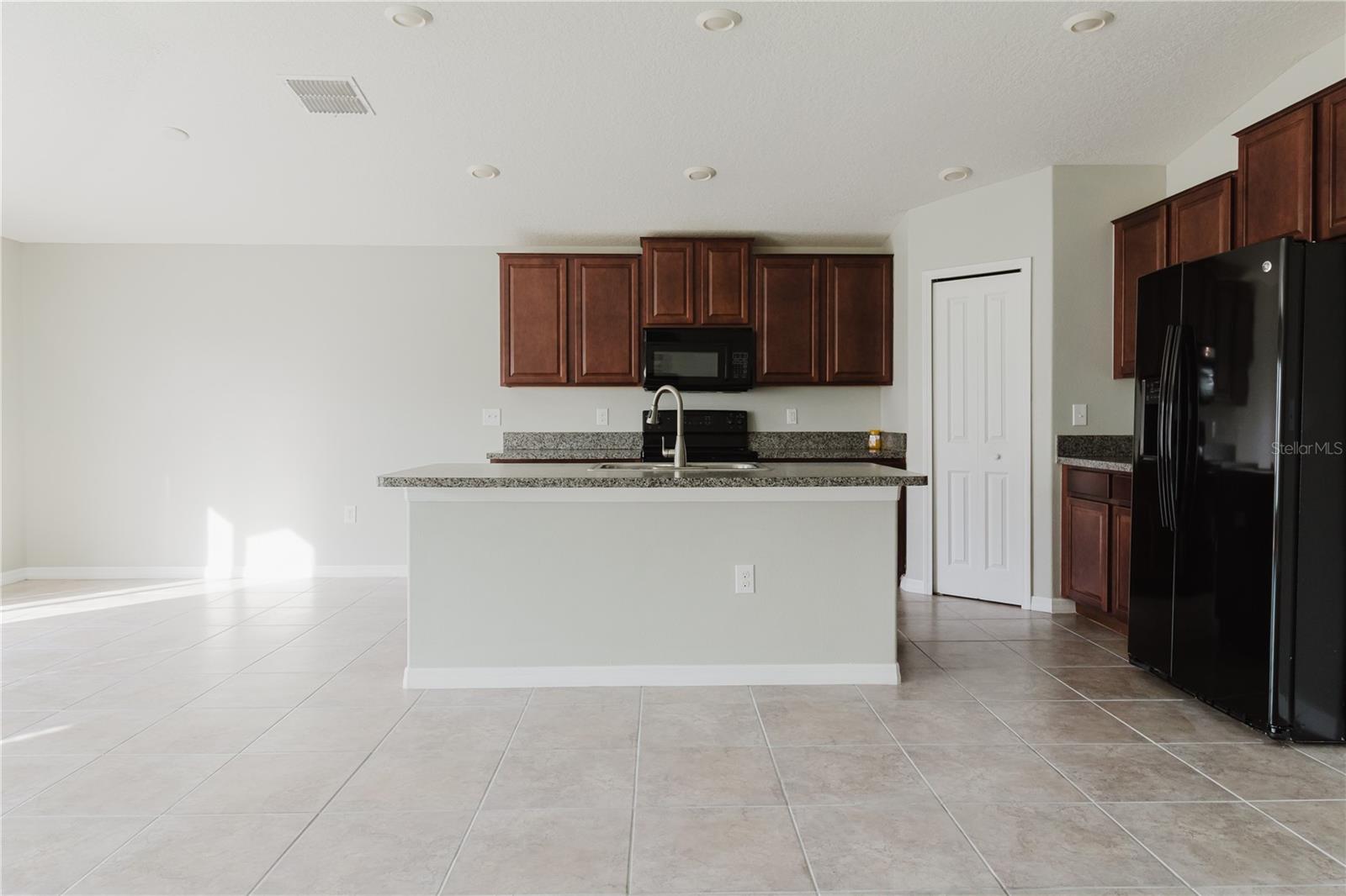 304 CASCADE BEND, RUSKIN, FL — photo 71