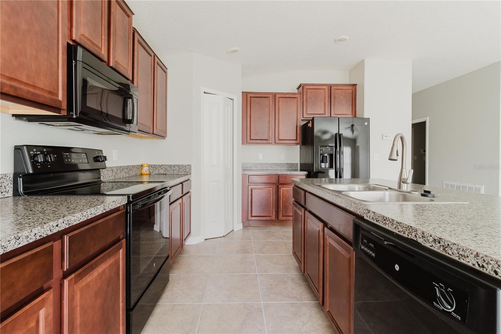 304 CASCADE BEND, RUSKIN, FL — photo 78