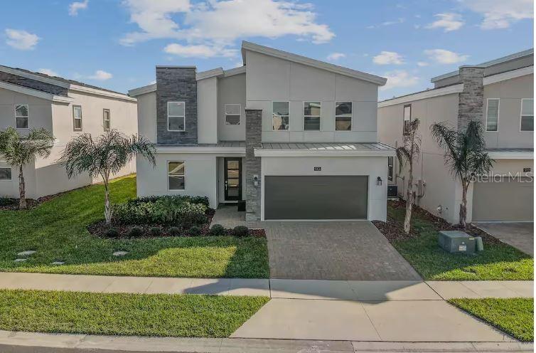 913 OCEAN COURSE AVE, DAVENPORT, FL