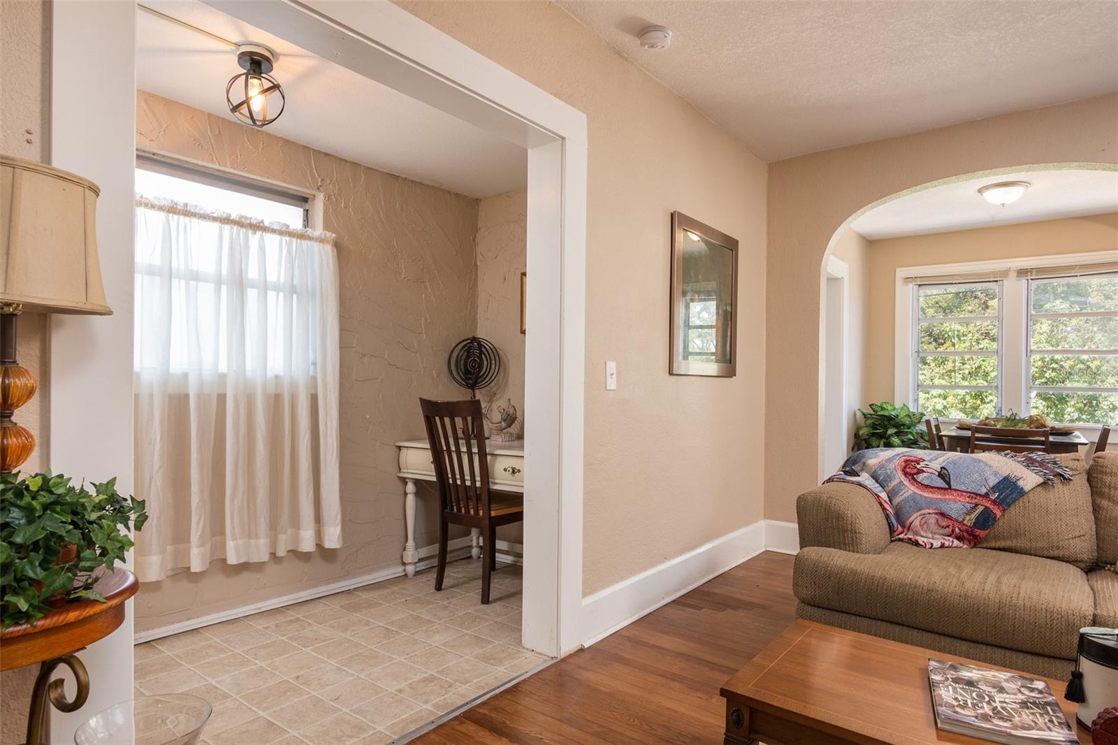 3655 N 1ST (UPPER UNIT) AVE, ST PETERSBURG, FL — photo 4