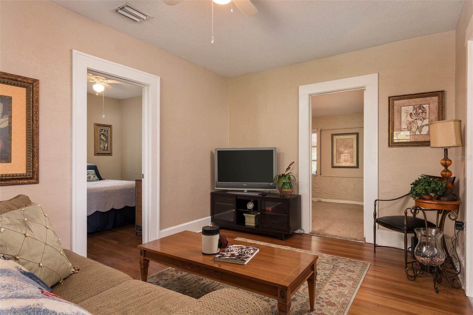 3655 N 1ST (UPPER UNIT) AVE, ST PETERSBURG, FL — photo 6