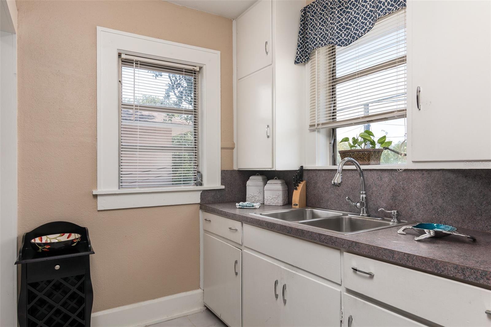 3655 N 1ST (UPPER UNIT) AVE, ST PETERSBURG, FL — photo 10