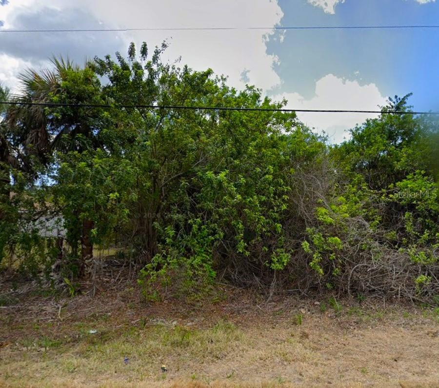 690 LOMOND DR, PORT CHARLOTTE, FL