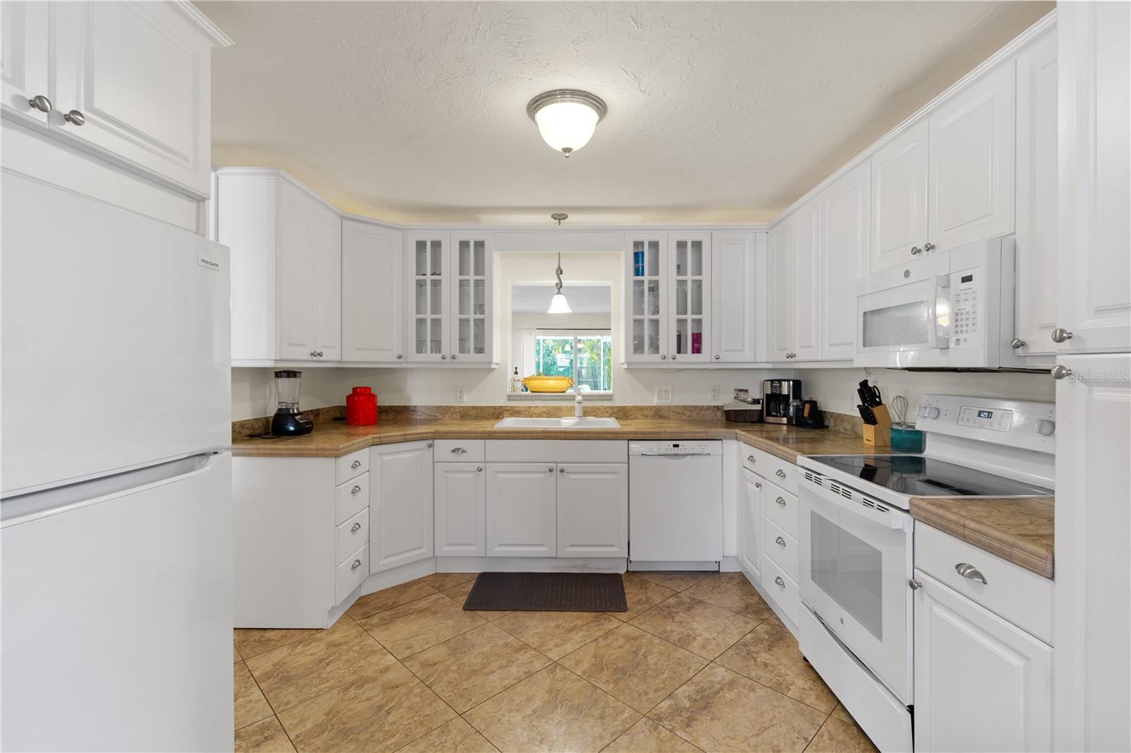 7860 HOLIDAY DR, SARASOTA, FL — photo 7