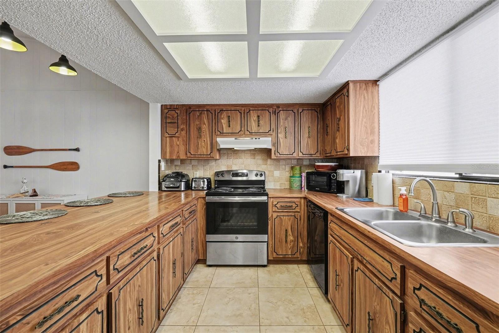 9990 EAGLES POINT CIR #4, PORT RICHEY, FL — photo 13