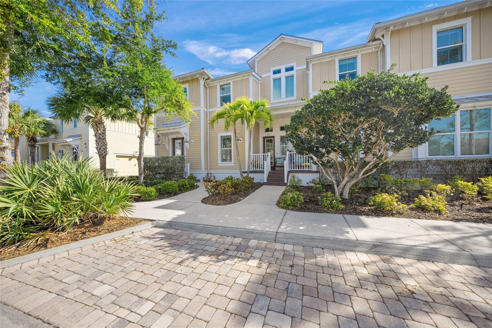 229 SAPPHIRE LAKE DR #201, BRADENTON, FL — photo 2