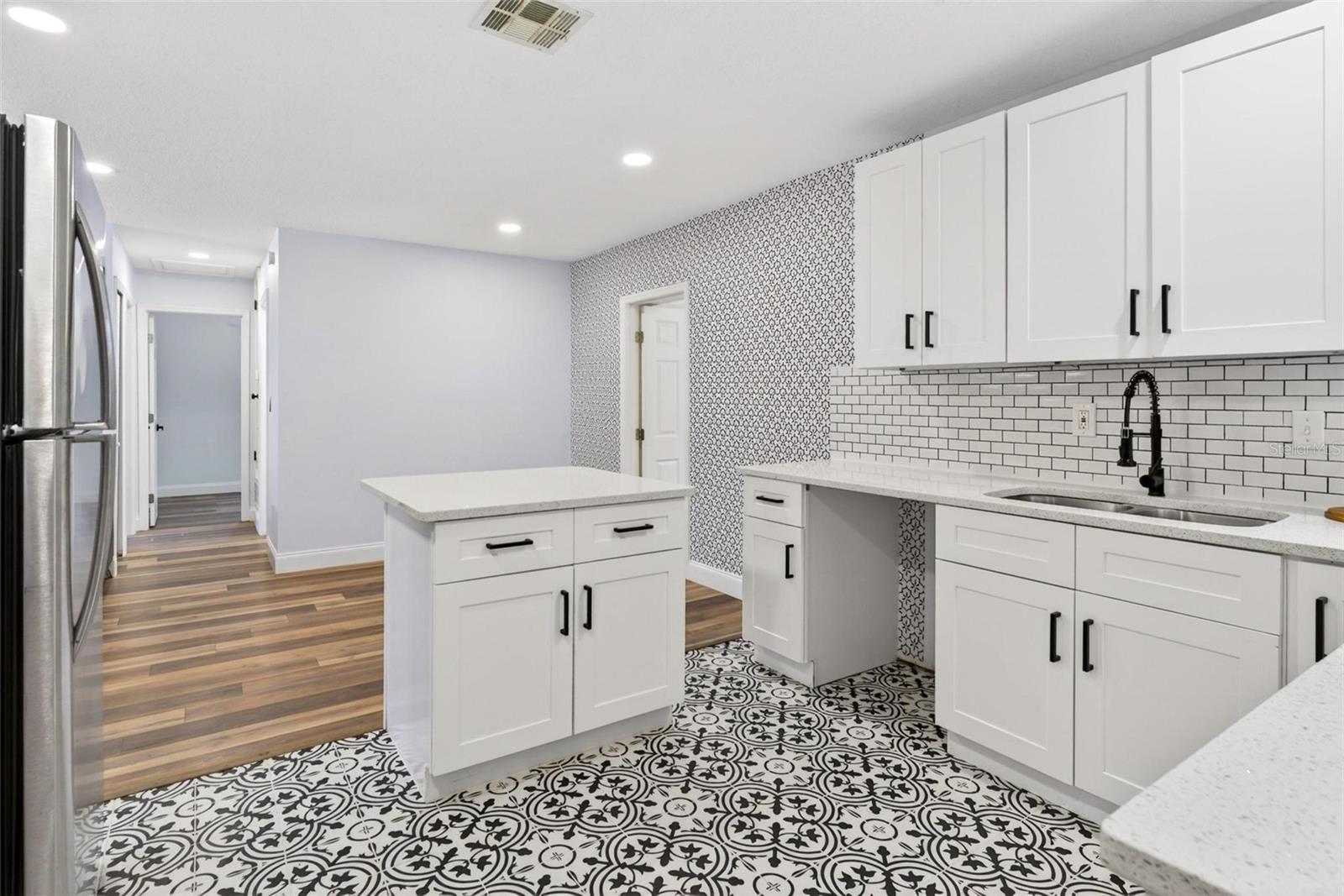 700 S WELLINGTON DR, DELTONA, FL — photo 8