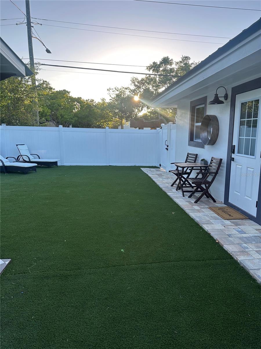 905 PATRICIA AVE, DUNEDIN, FL — photo 3