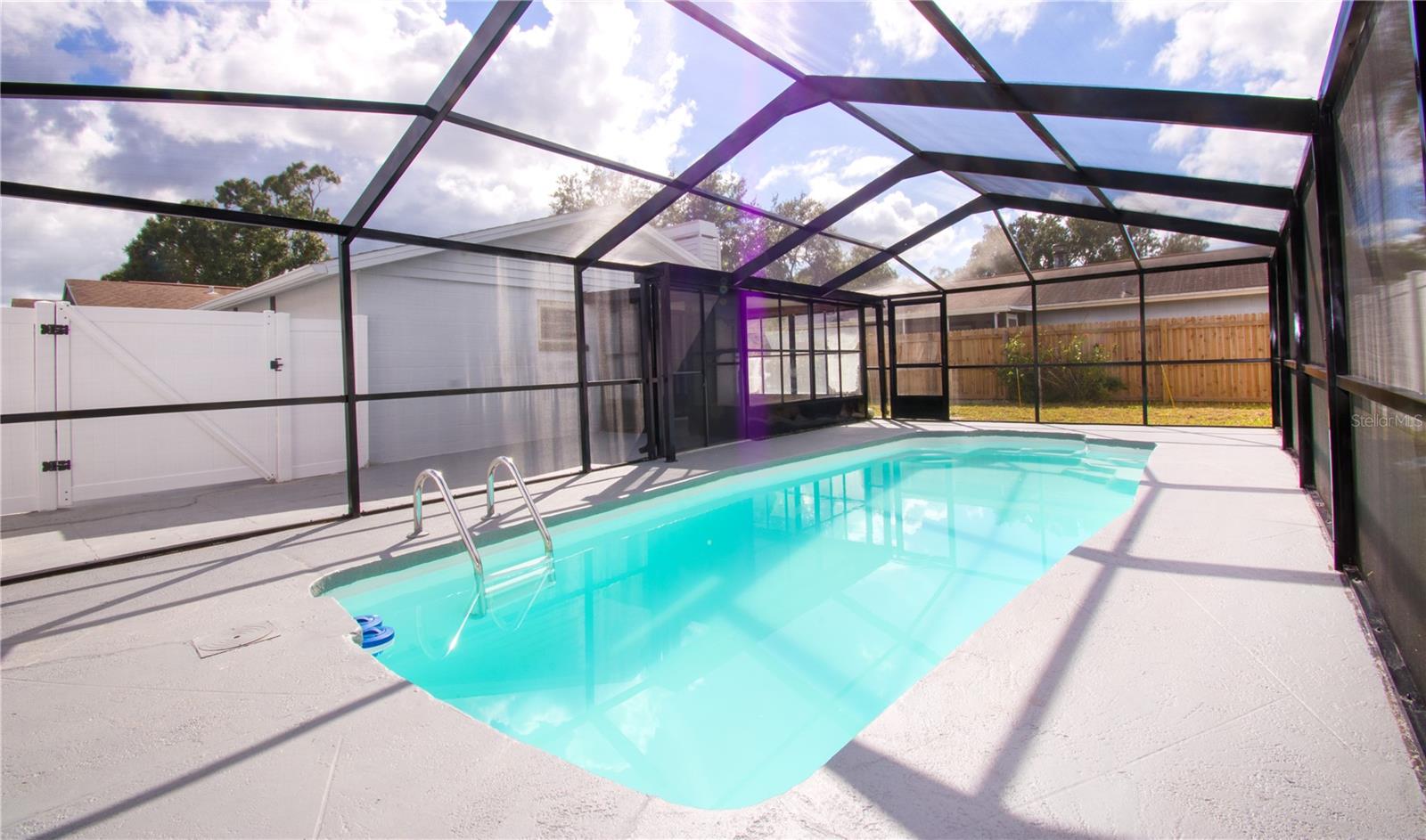9409 LONSDALE CT, TAMPA, FL — photo 3