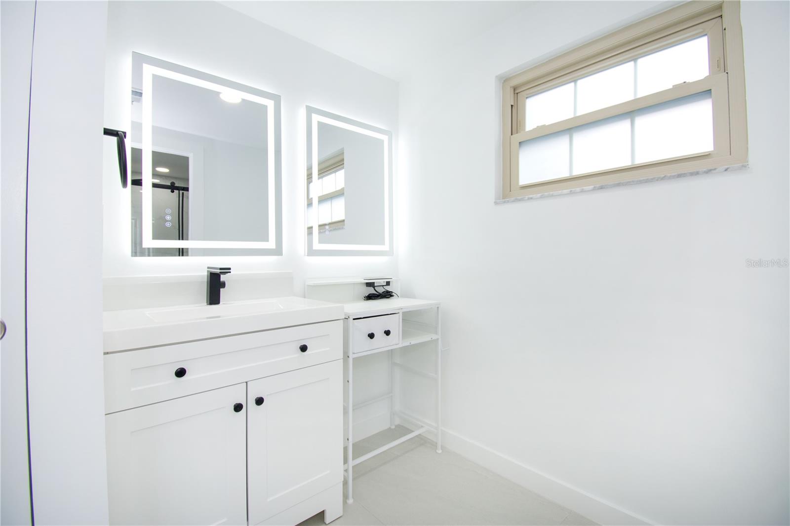 9409 LONSDALE CT, TAMPA, FL — photo 12
