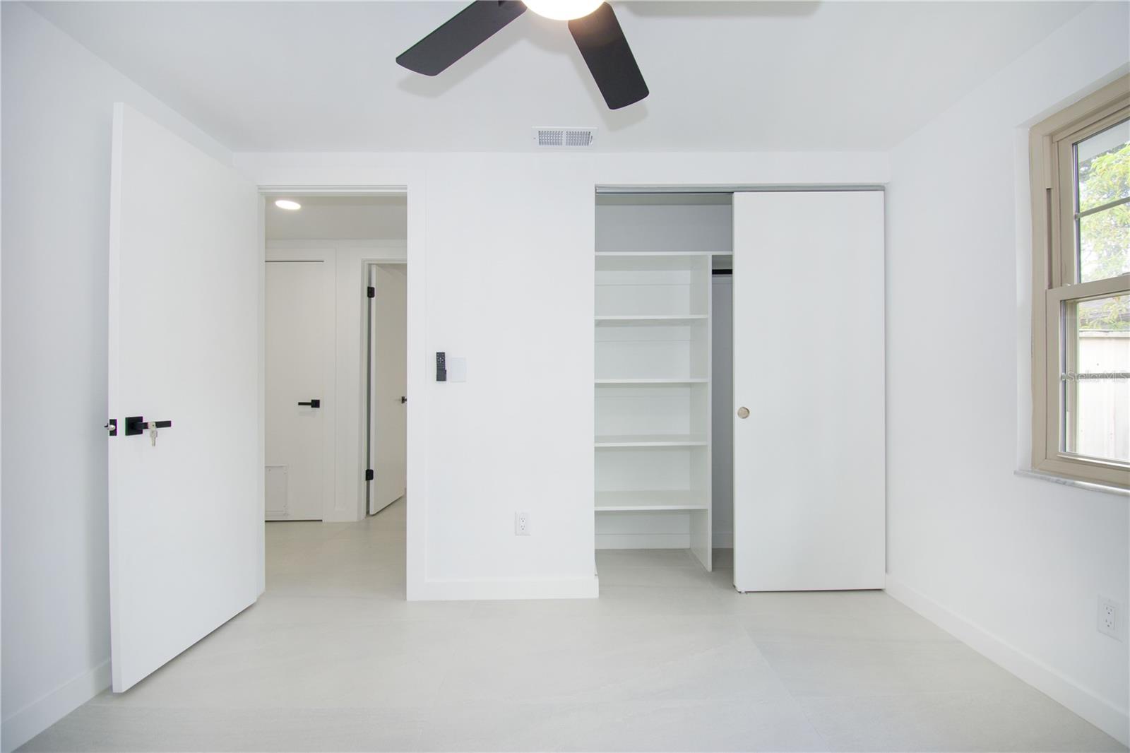 9409 LONSDALE CT, TAMPA, FL — photo 15